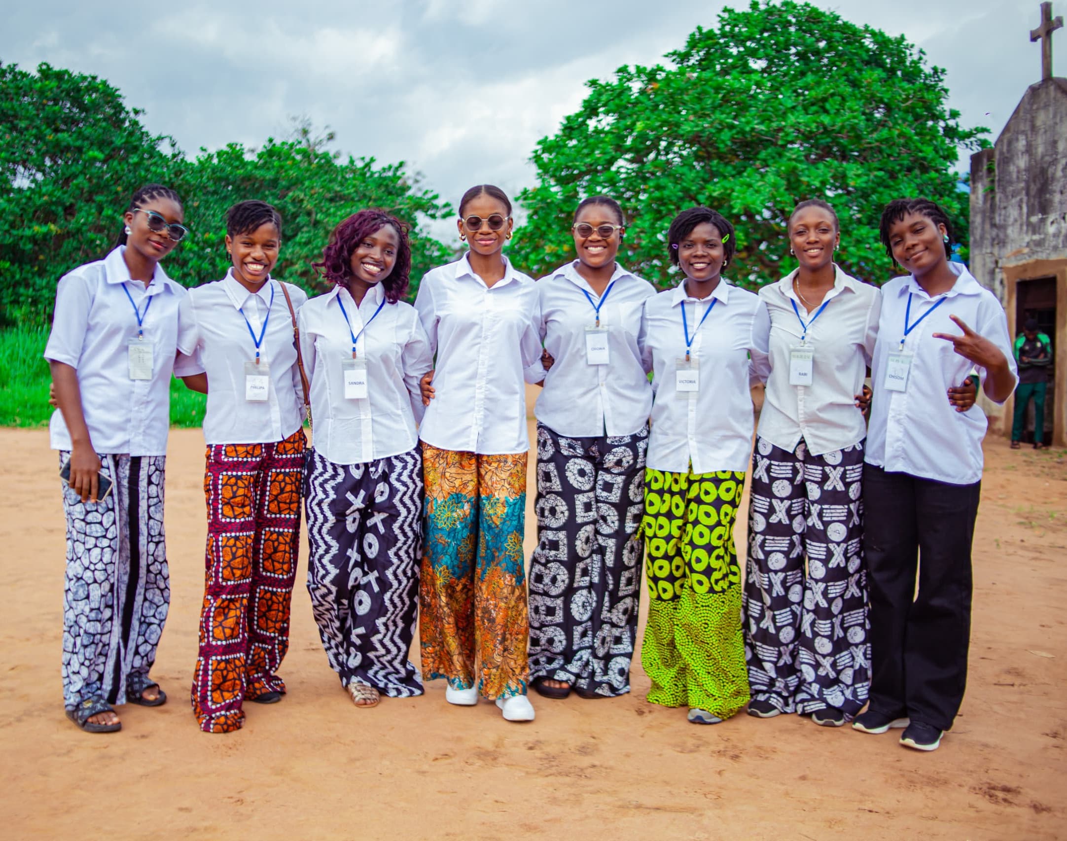 CedarRise participants holding certificates